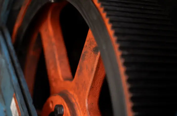 Drive sheave and belt on a laundry machine