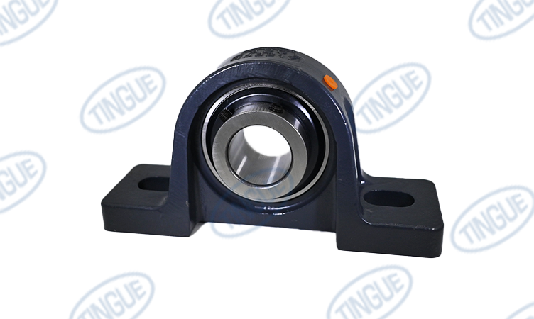 1-1/2” Pillow Block Bearing with Setscrews and Grease Fitting