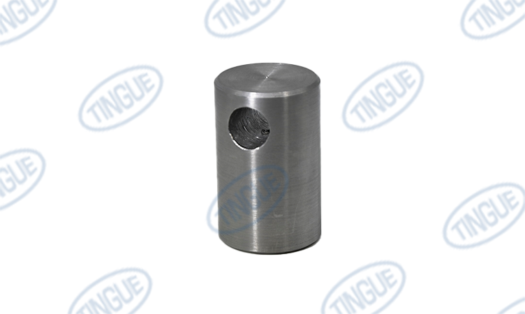 CD-0208-005 - CLEVIS 1-1/4" OD * 2" W/1/2-20 THREAD