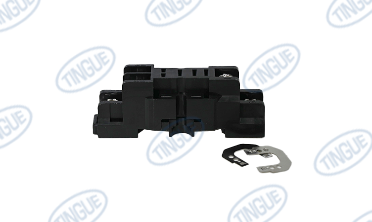 SOCKET