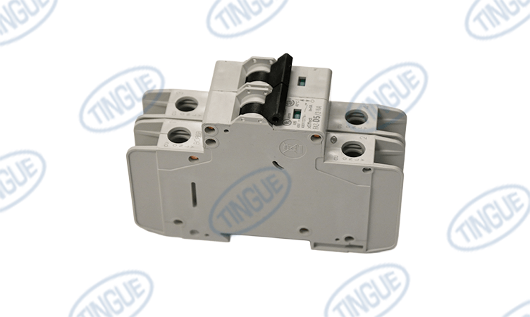 shop.tingue.com T-11 CD-1410-250-01  -  CIRCUIT BREAKER 5A