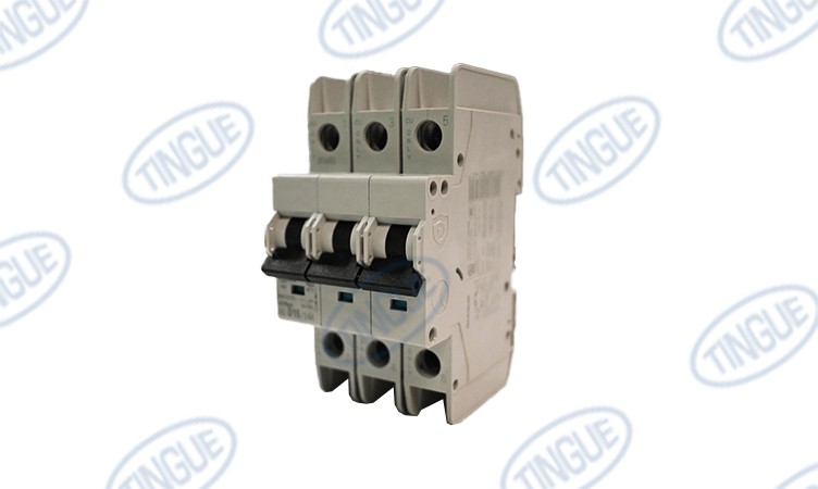 shop.tingue.com T-11 CIRCUIT BREAKER 15 A 3 POLE