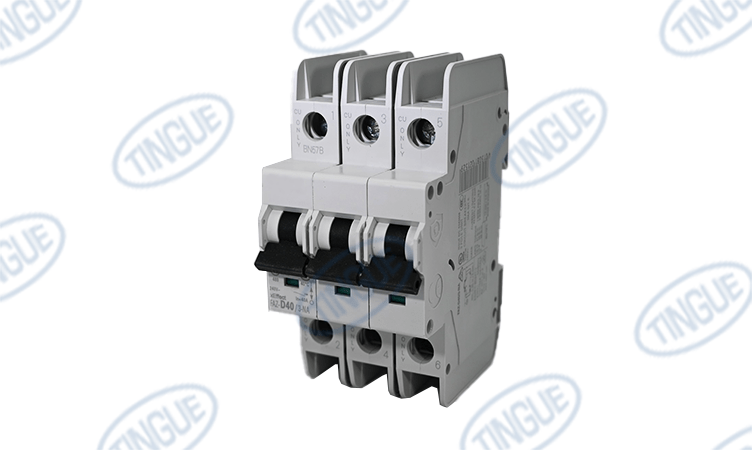 shop.tingue.com T-11 CIRCUIT BREAKER 40A, 240 VAC, 3-POLE