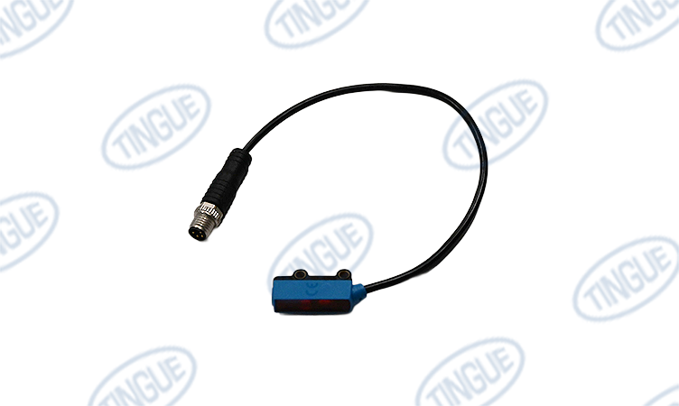 CD-1607-232-A - SENSOR PHOTO DIFFUSE ADJ P-P M8 W/ADAPTE