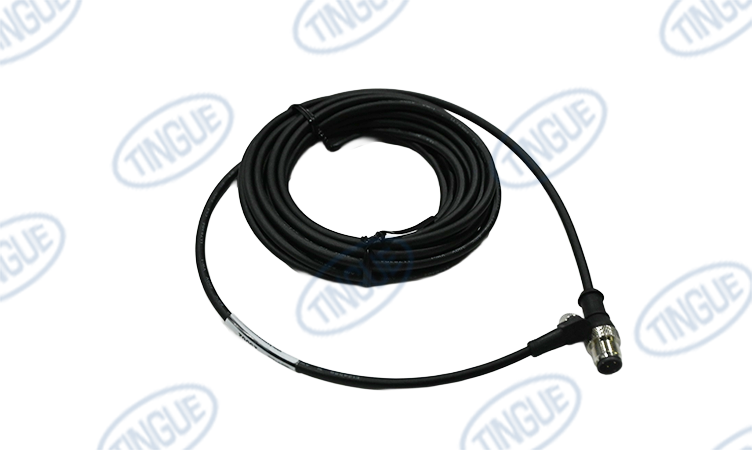 CD-1607-361 - CABLE M12 MALE/M8 FEMALE 90 DEG 5MM