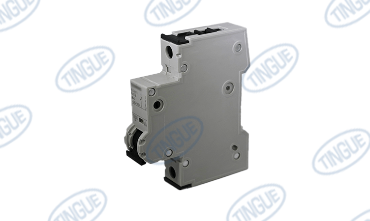 shop.tingue.com T-11 CIRCUIT BREAKER, 4 AMP SIEMANS