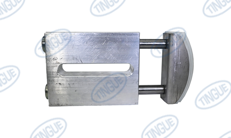 CHAIN TENSIONER ASSEMBLY